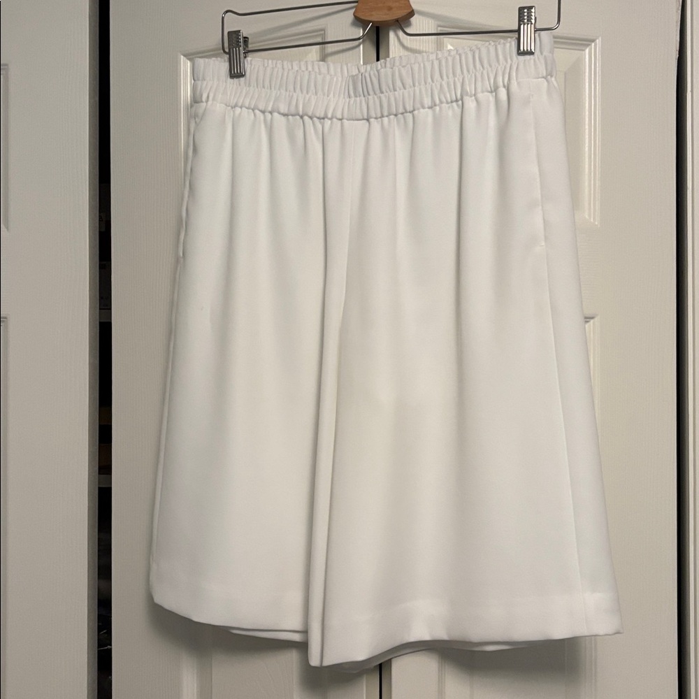 Vince Cream Women's culottes.
